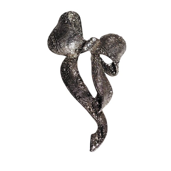 Sparkly marcasite bow pin - Picture 2 of 5